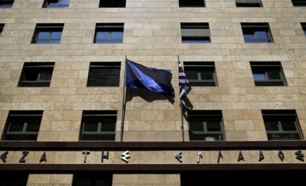 Гърция планира да удължи банковата ваканция със седмица