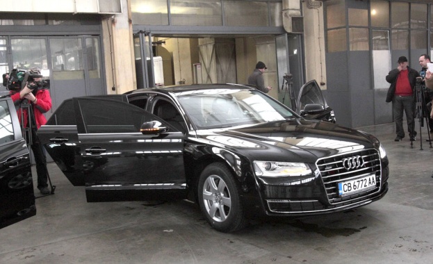 Когато арогантността е стандарт, всяко магаре може да впрегне 310 коня