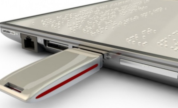 Българите, изработили таблета за незрящи Blitab, очакват патент 