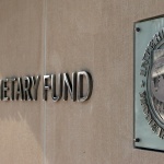 МВФ понижи прогнозата за световната икономика и предупреди за финансово напрежение в Европа