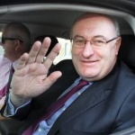 Фил Хоган призова Тереза Мей да промени икономическия курс