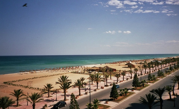 2 г. без екскурзии до Тунис