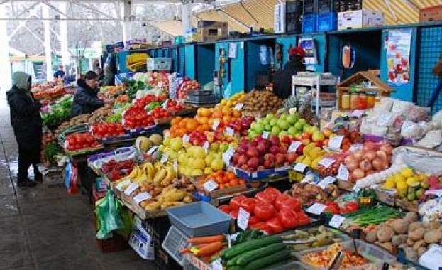Плодовете и зеленчуците поевтиняха рязко