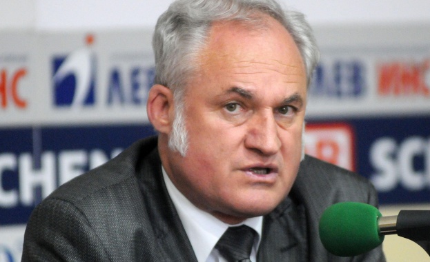 К. Парамов: Съображенията на Д. Радев са политически, а не професионални
