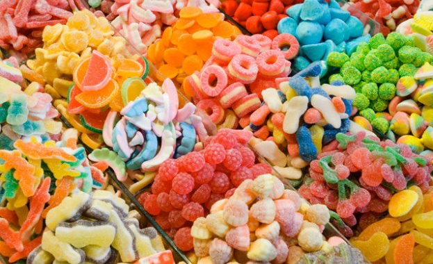 Червено, синьо и зелено в храните са опасни