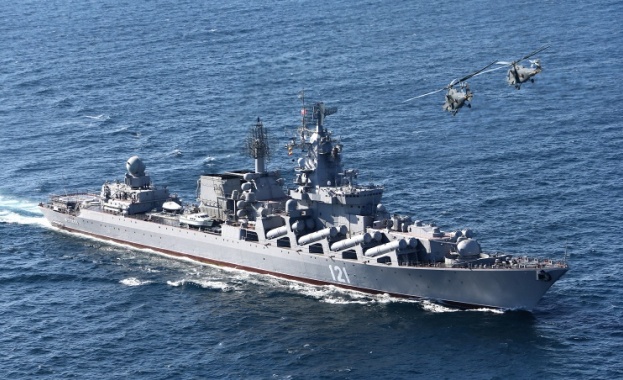 Крайцерът „Москва“ изпълни стрелба с крилати ракети по надводни цели в Атлантическия океан