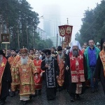Над 60 хил. поклонници почетоха паметта на светите Царски мъченици в Екатеринбург