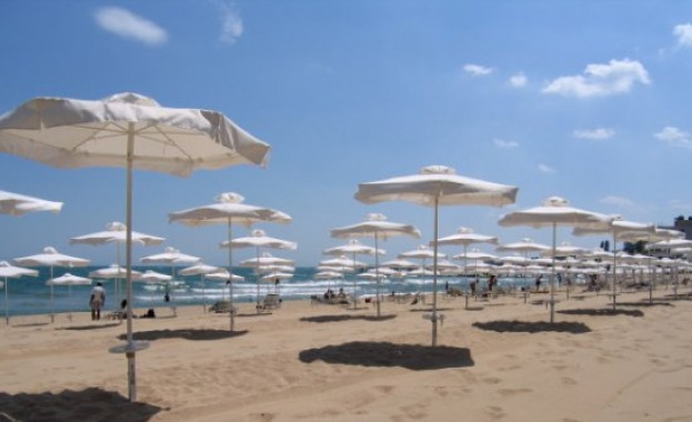 Най-скъпата сянка на морето е на Златни пясъци - 50 лв.