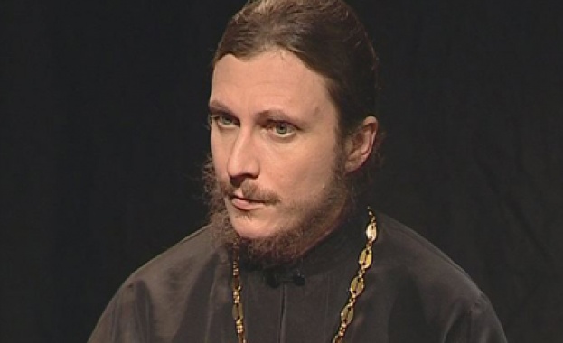 Времето на този грохнал свят окончателно ще овехтее когато оскъдее любовта…