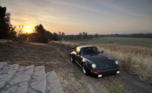 Продават последното Porsche на Стийв Макуин