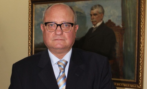 Проф. Л. Аврамов: Г-н Премиер, незабавно уволнете министър Танев!