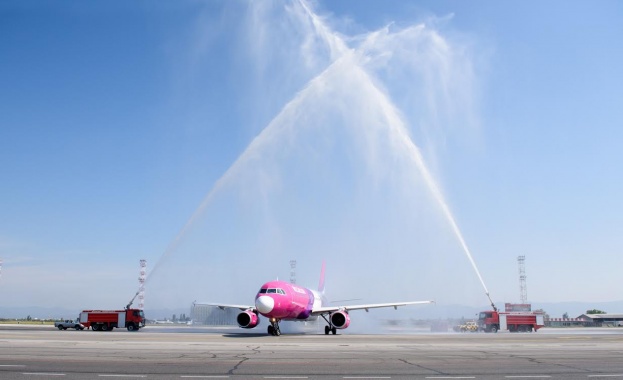 5-ият самолет на Wizz Air пристига в София