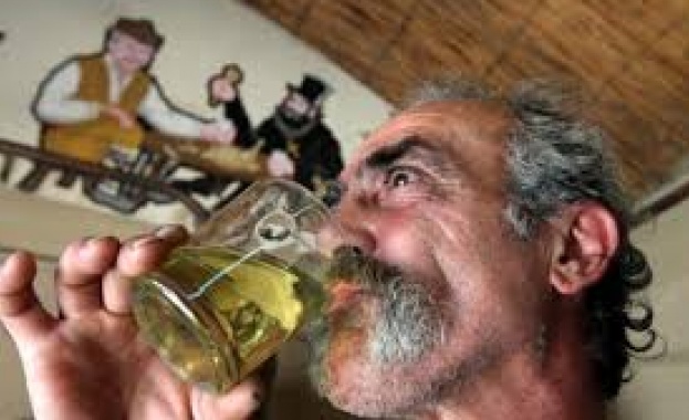 Докато има ракия, България е непобедима