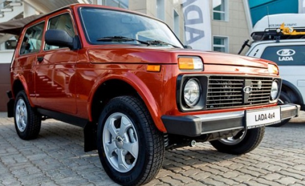 Посветиха версия на Lada 4x4 на експедиция до Елбрус