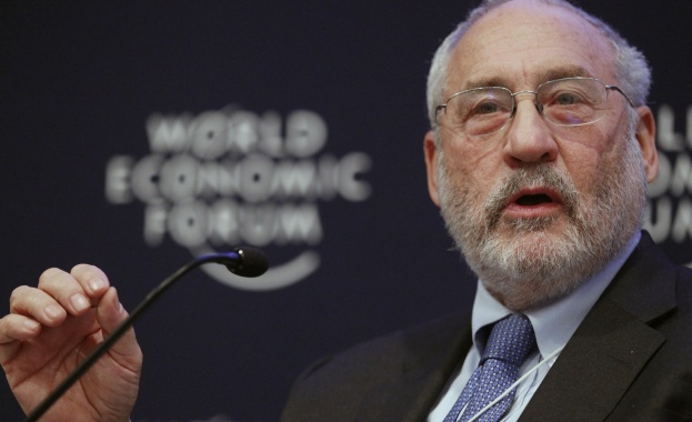 Джоузеф Стиглиц: Жертвеният агнец Гърция