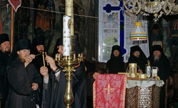 99-годишен атонски настоятел бе награден с ордена „Александър Невски“