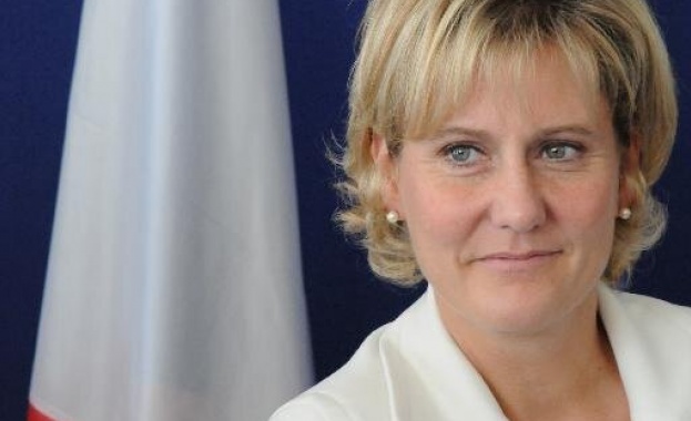 Евродепутат: Политиката на Оланд по отношение на Русия вреди на Франция