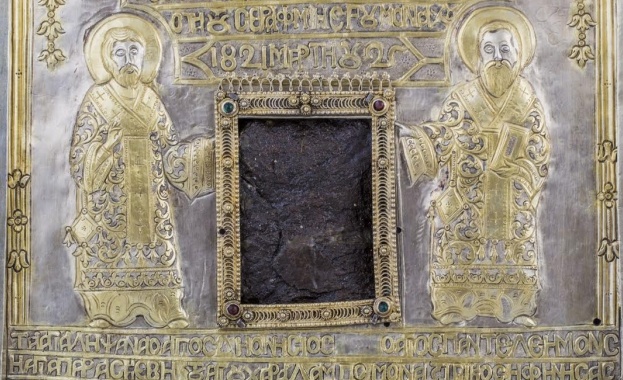 Чудотворната икона на Пресвета Богородица отива при миряните в Бургас