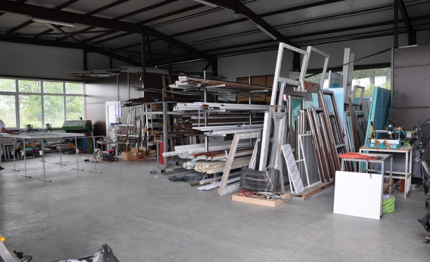 Промишленото производство през май намалява с 2.0%, в сравнение с април