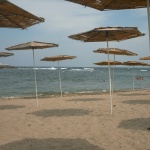 Отнемат концесиите на три плажа по морето заради платените чадъри