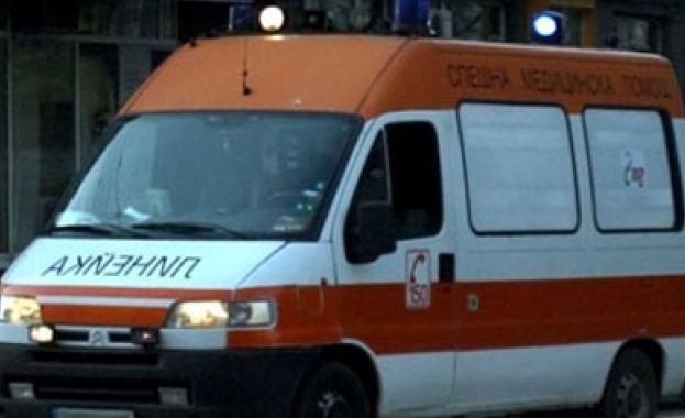 Човек е пострадал при катастрофа между кола и АТВ в