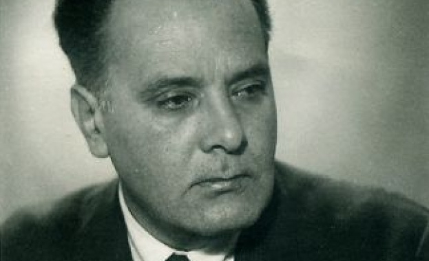 Знаеш, че имам силно влечение към литературата. Но това е опасна работа...