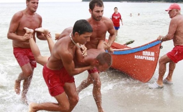 Туристи масово не спазват правилата по плажа