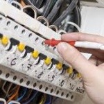 Смяна на предпазители: Основни съвети и процедури за безопасен електрически панел 