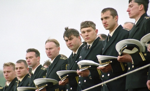 В Русия почитат паметта на загиналите моряци на борда на „Курск“