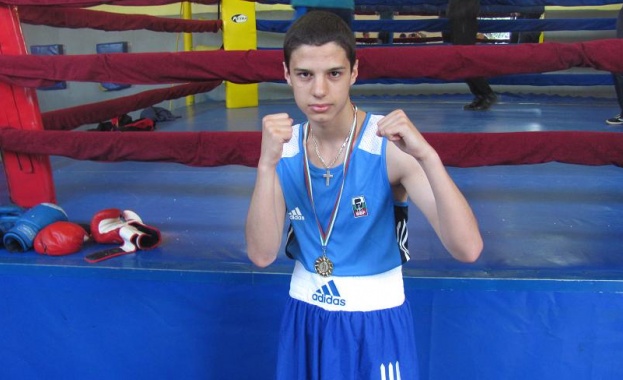 Тинко Банабаков с медал от Европейското първенство по бокс 