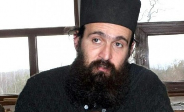 Отец Никанор: Децата трябва да учат какво е иконостас, олтар, светена вода, какво е вяра и какво е суеверие