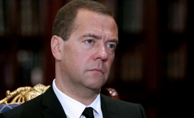 Медведев подписа постановление за разширяване на хранителното ембарго с още няколко страни