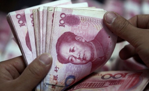 "Файненшъл таймс": Девалвацията на юана ще доведе до валутни войни