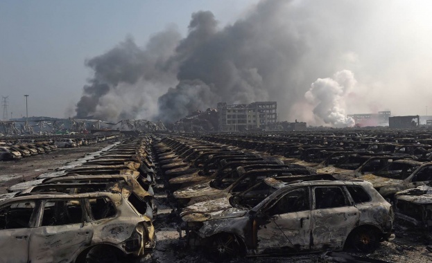 Продължават мощните взривове в района на Тянцзин