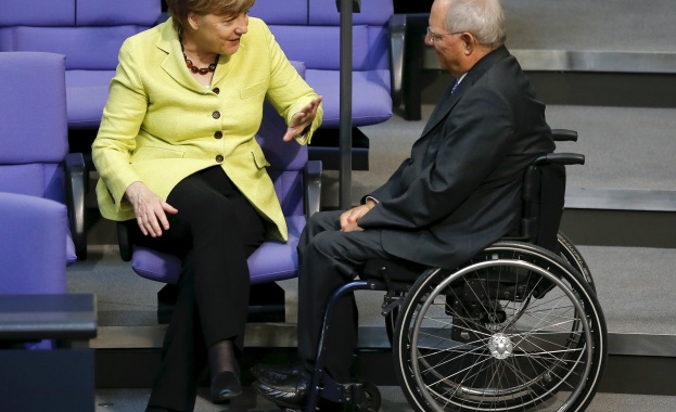 Бундестагът ще гласува гръцката спасителна програма в сряда 