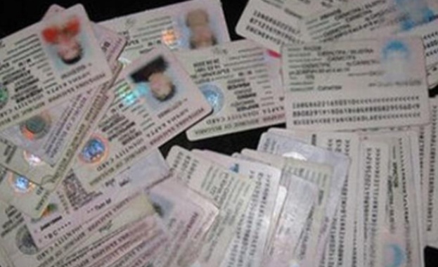 Осем общини изловиха изборни туристи