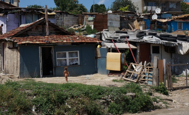 Булдозерите влязоха в Максуда (обновена)