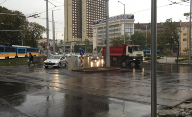 Новото кръгово на Руски паметник обърка шофьорите 