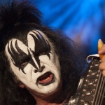 Обискираха  дома на басиста на Kiss
