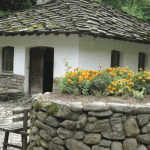 Къща на село или вила - спасението от COVID-19