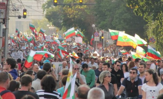 Ще изчезнат ли българите и България?