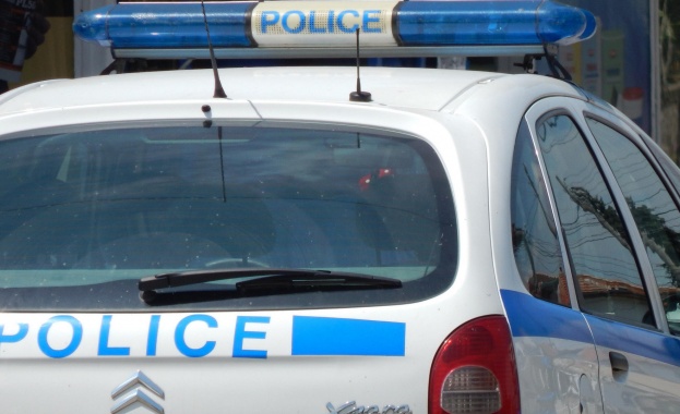 Двама младежи са в тежко състояние след катастрофа с мотор