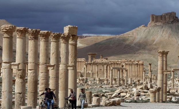 „Ислямска държава” разруши паметник от римско време в Палмира