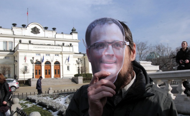 Как КФН реши повече да не дава достъп до информация