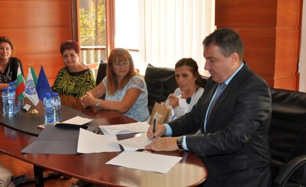 Жилищна сграда в „Слънчев бряг” подписа договор за безплатно саниране