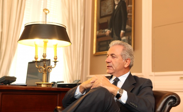 Еврокомисията може да финансира нови приемни центрове за мигранти в Унгария