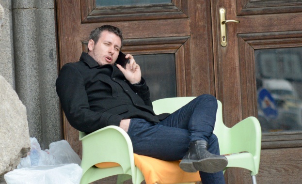 Гербомолът се строява