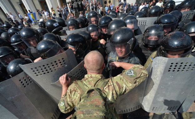Bloomberg: Радикализмът – основната заплаха за Украйна