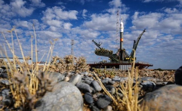 Ракетата „Союз-ФГ“ с новия екипаж стартира към МКС от Байконур