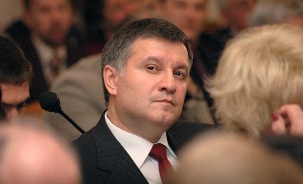 Съдят украинския вътрешен министър заради руския език в речите му